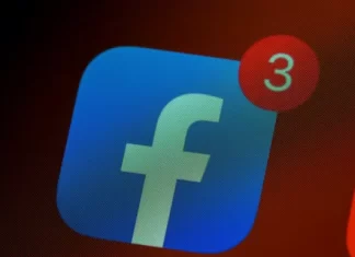 Hur blockerar du någon från din Facebook-verksamhetssida?